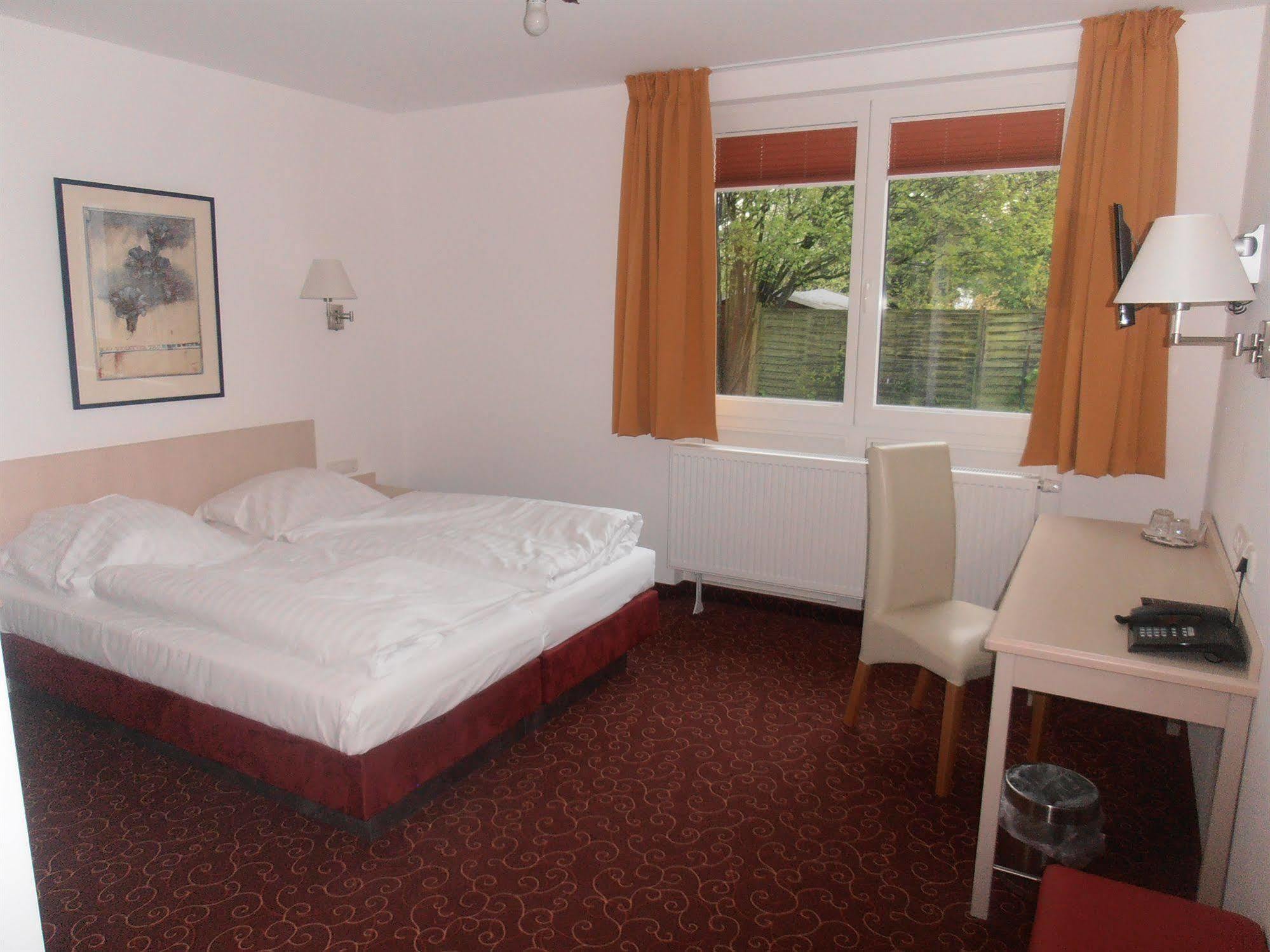 Hotel Blankenese Hamburg-Harburg Exteriör bild