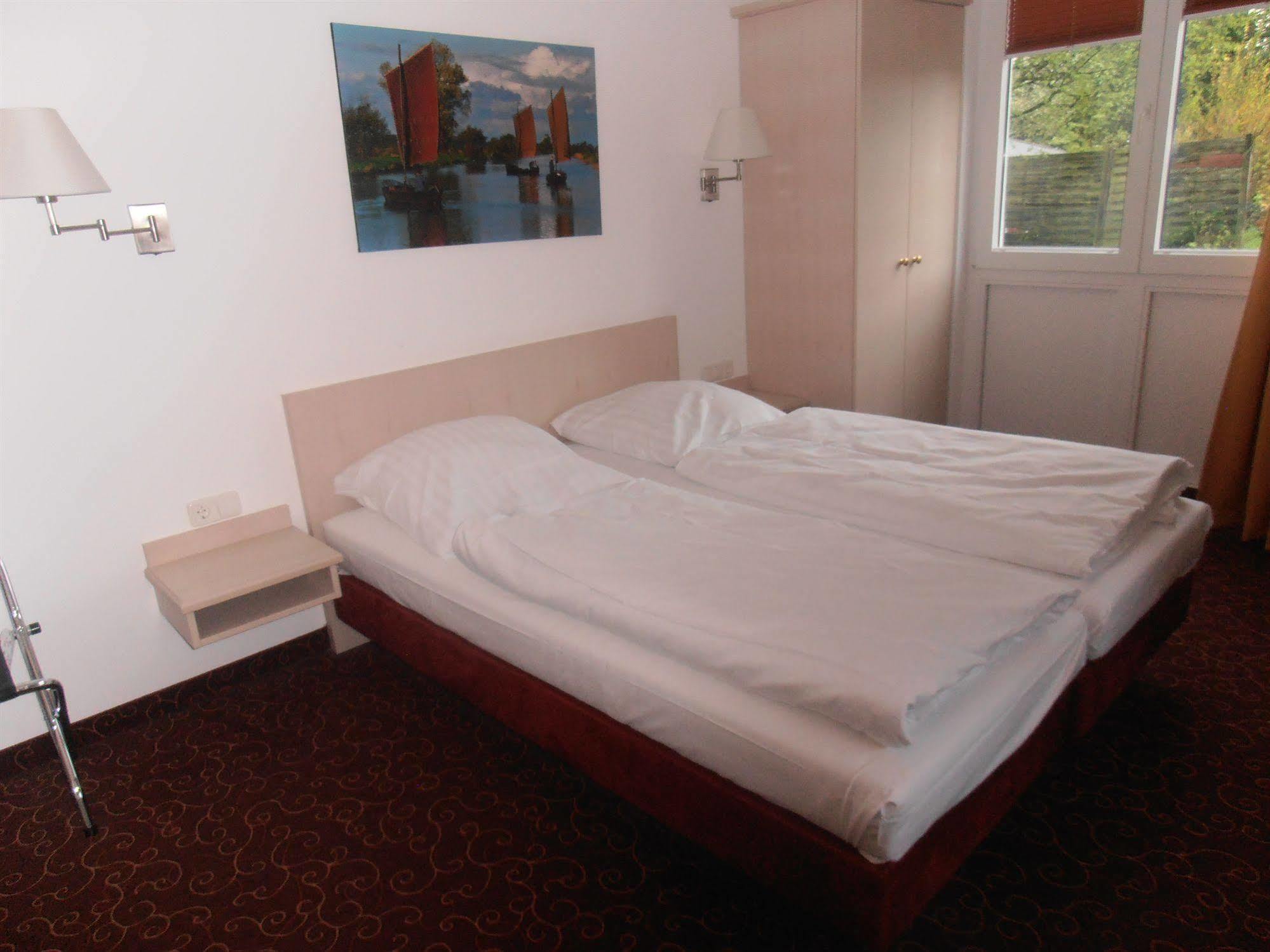 Hotel Blankenese Hamburg-Harburg Exteriör bild